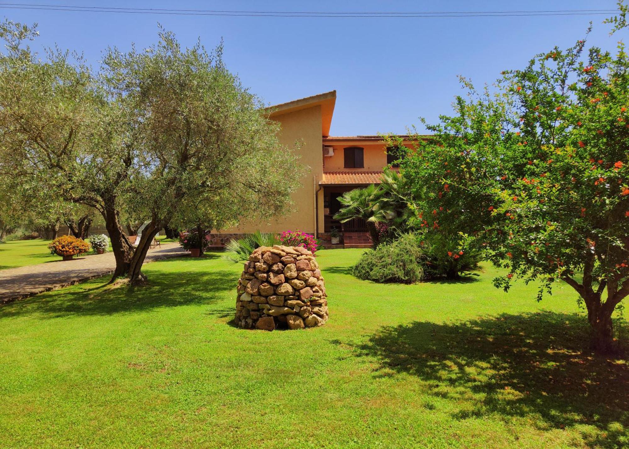 Nuraghe Bianco Bed & Breakfast Santa Maria la Palma Exterior photo